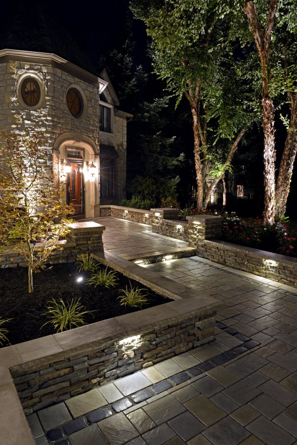 Front entrance with Richcliff paver by Unilock