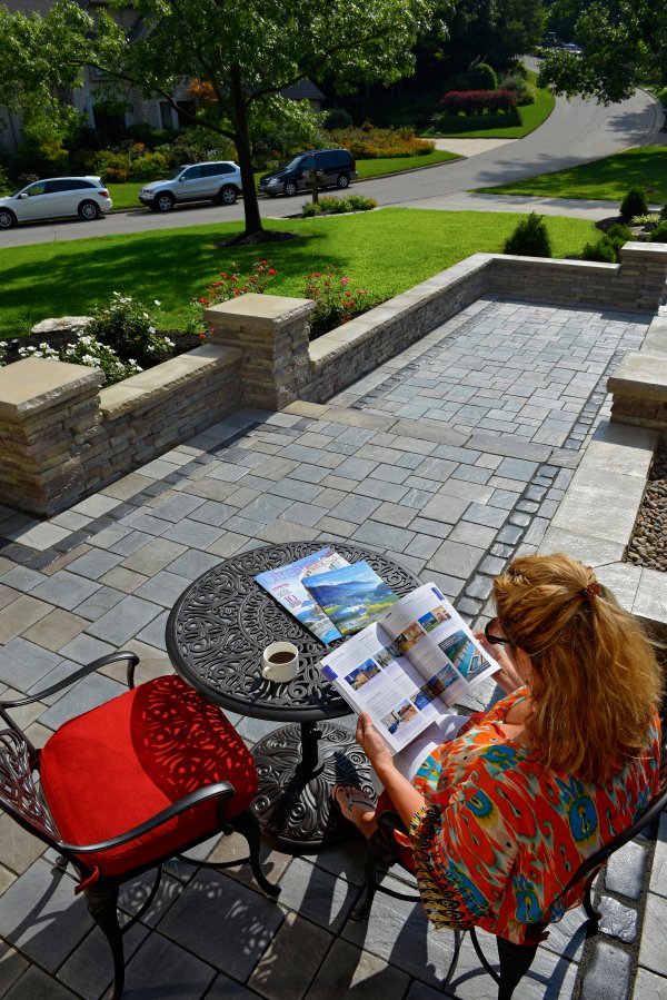 Richcliff paver front entrance by Unilock