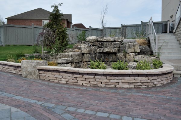 Rivercrest garden wall and paver walkway by Unilock