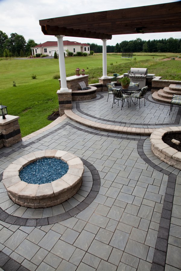 Outdoor living by Unilock with Richcliff paver