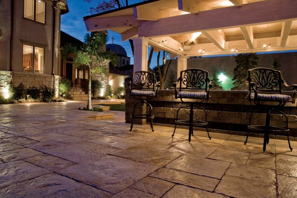 Outdoor living with Unilock Yorkstone paver