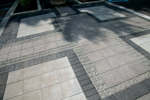 Paver patio closeup with Series 3000 by Unilock