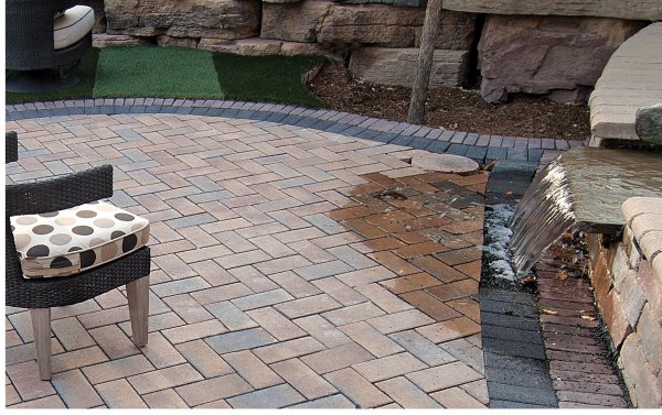 Eco Priorora permeable paver patio by Unilock