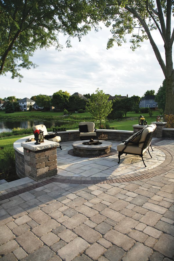 Outdoor Living Patio featuring Brussels Block with Copthorne paver