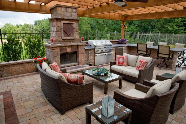 Patio Fireplace and Walls with Unilock Olde Greenwich Cobble paver