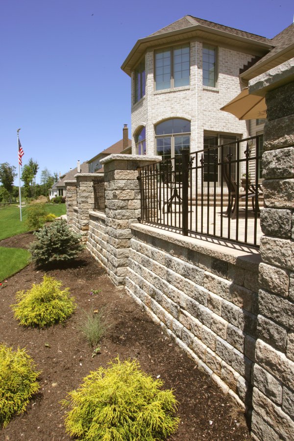 Patio with Unilock RomanPisa Wall and Steps