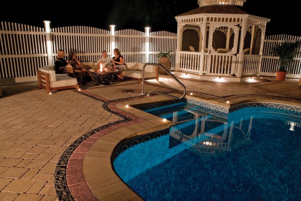 Pool Deck with Brussels Block Series 3000 and Unigranite paver