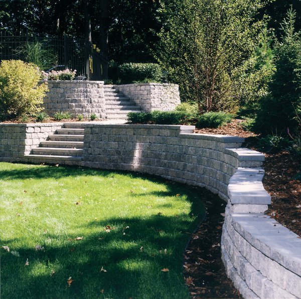 Unilock Patio with RomanPisa Wall and Step