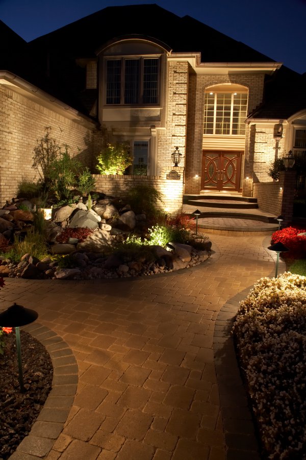 Walkway and Entrance with Brussels Block and Copthorne paver