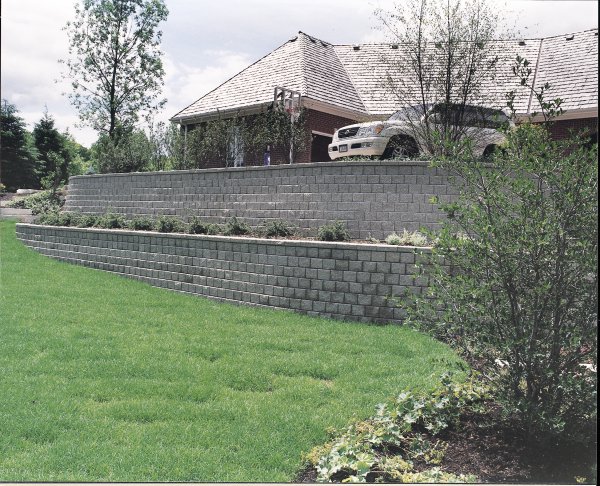 Tiered retaining wall by Unilock with PIsa2