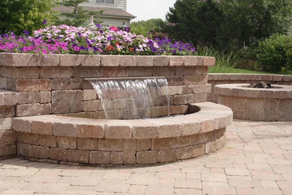 Water Feature using Brussels Dimensional paver by Unilock