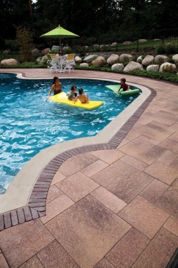 Pool deck with Umbriano and Copthorne paver by Unilock 